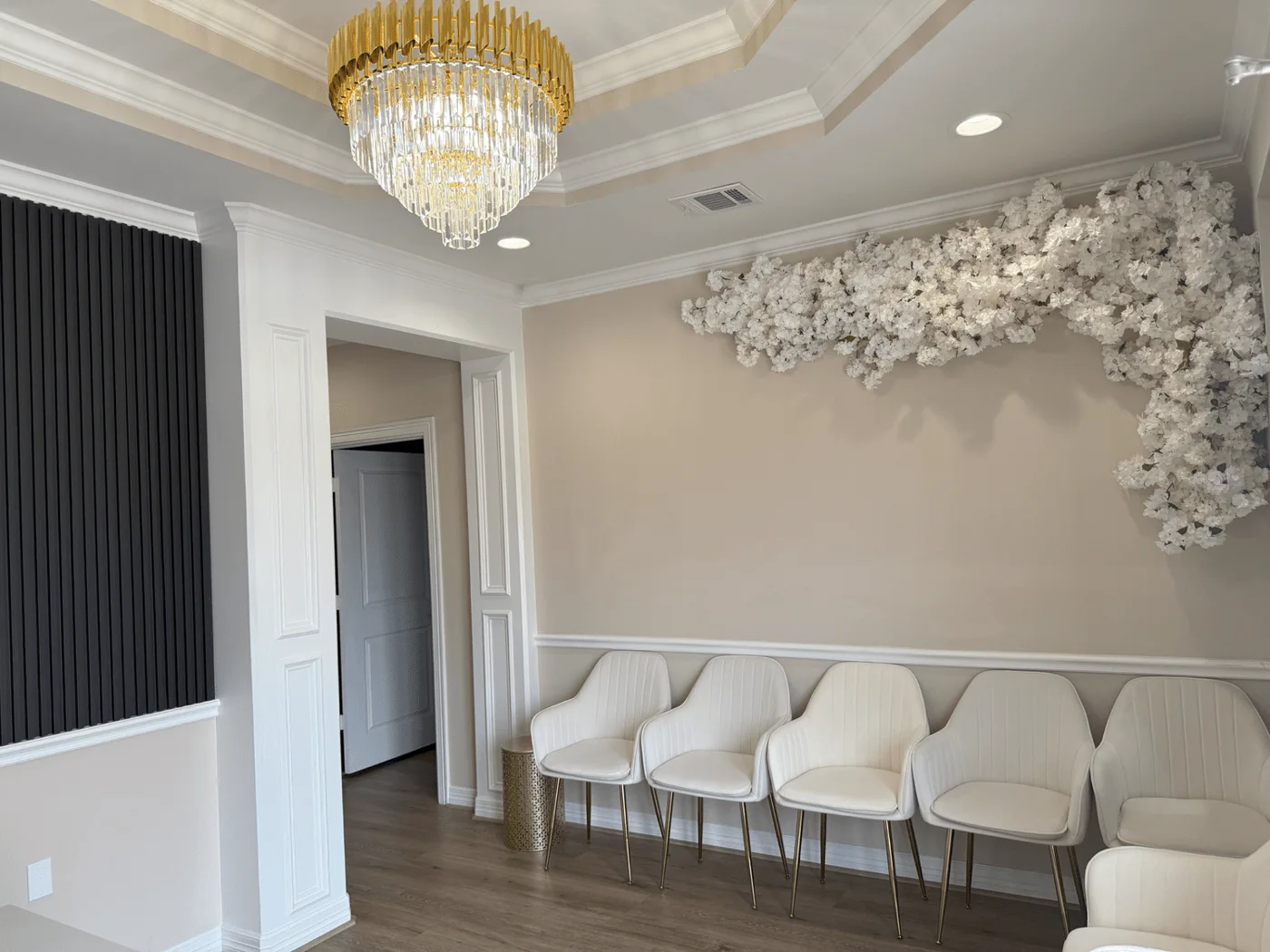 La Femme Beauty Lounge business photo